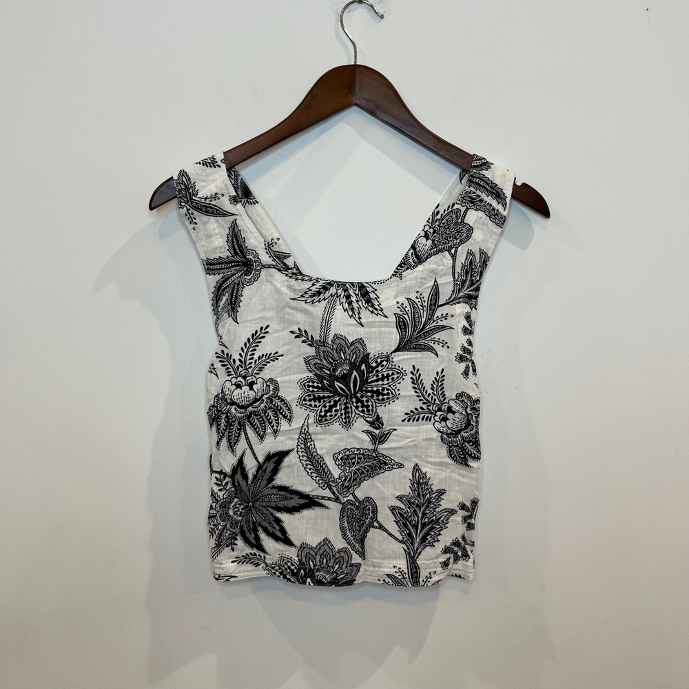 Rose + Olive Resort Floral Crop Top Black White Smocked Back Medium